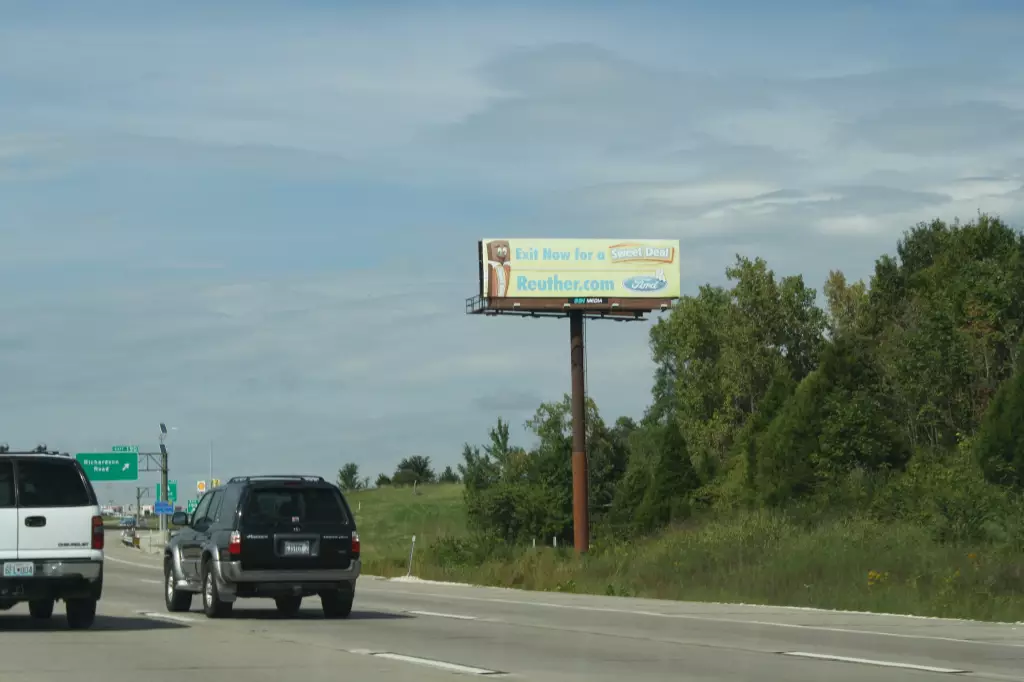 I-55 0.3 mi S/O Richardson Road ES, S/F