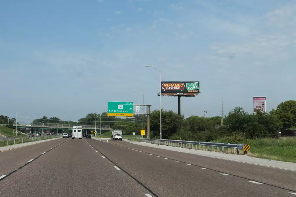 I-64 0.15 mi E/O Hwy 111 NS, E/F