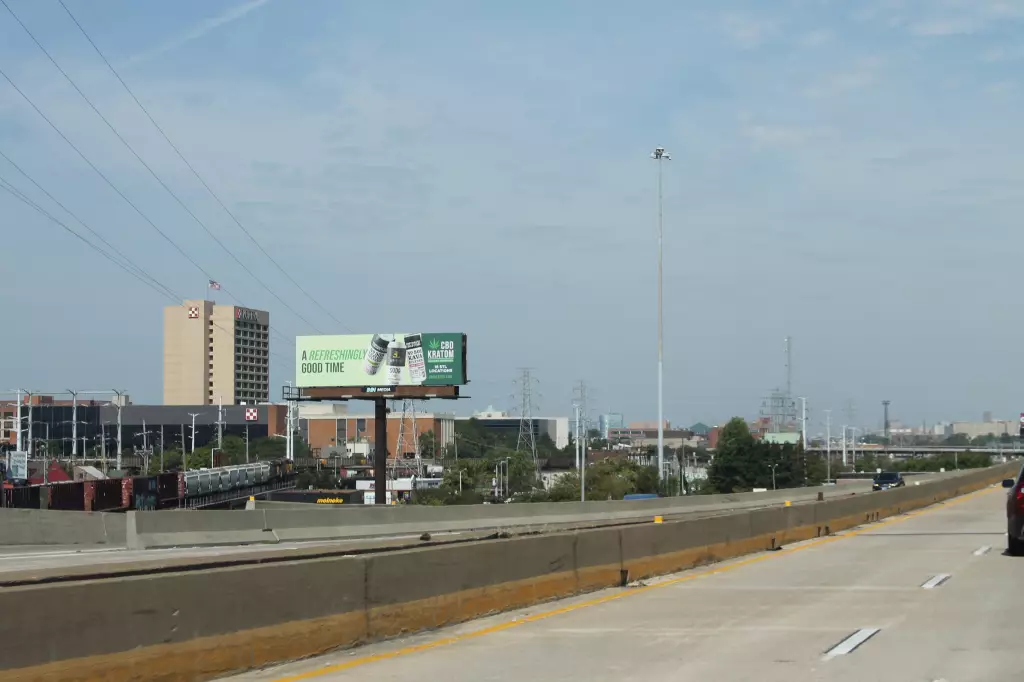 Hwy 40 0.4 mi E/O Broadway Exit 40B SS, E/F