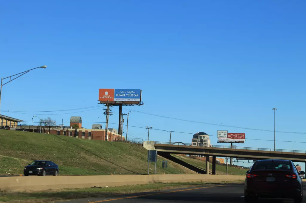 Hwy 40 0.2 mi W/O Jefferson Avenue NS, W/F
