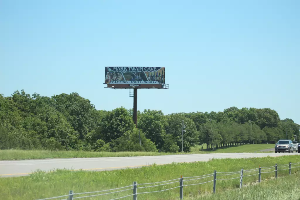 I-70 5.9 mi W/O Exit #170 NS, W/F