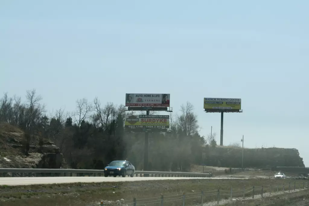 I-55 1.3 mi S/O Herculaneum Exit #178 ES, N/F