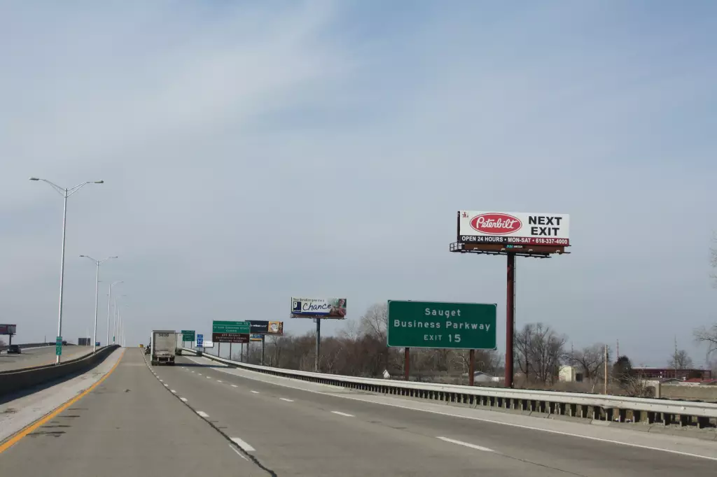 I-255 0.9 mi S/O Route 15 Underpass WS, N/F