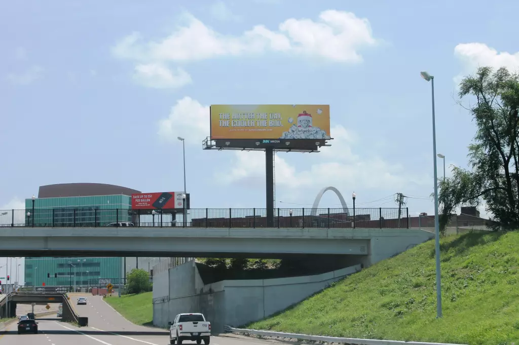 I-44 100 ft E/O Cass Avenue SS, W/F