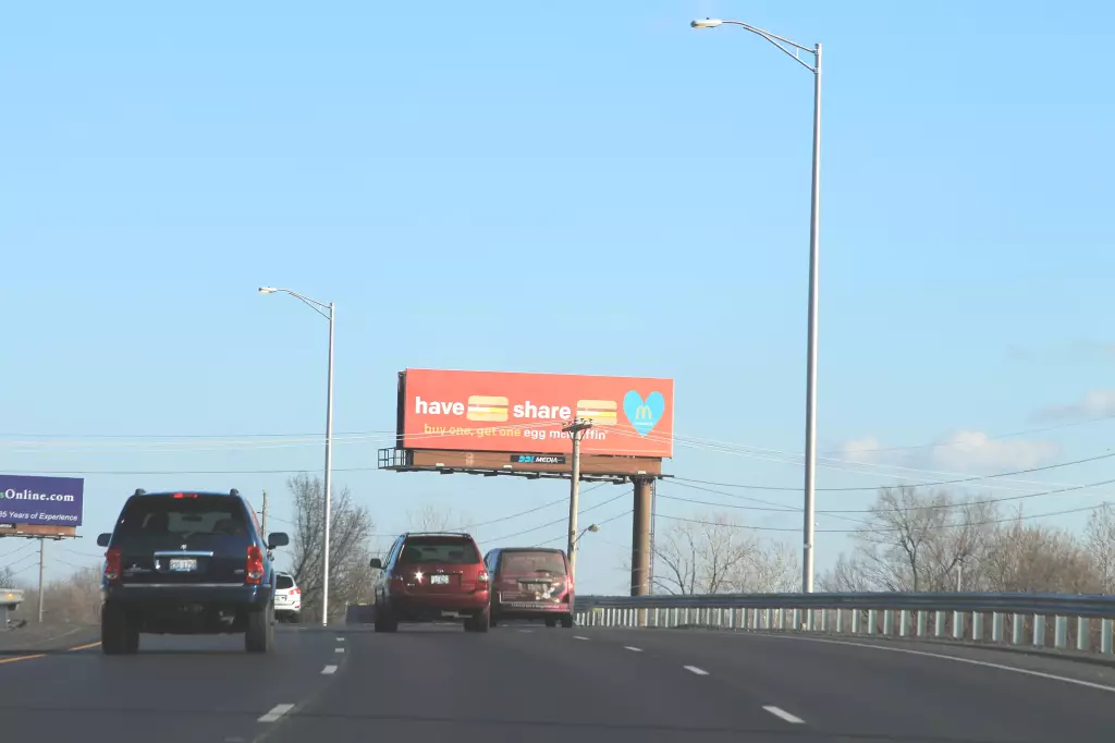 I-64 0.7 mi E/O 25th Street Exit SS, W/F