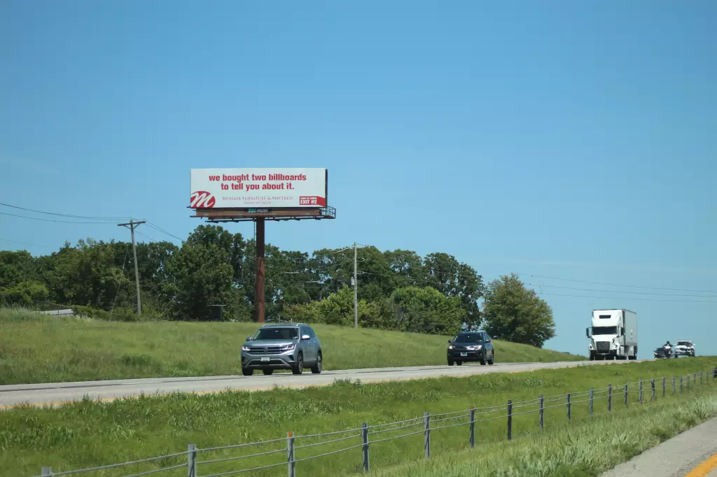 I-70 2.2 mi W/O Wright City Exit #199 NS, W/F
