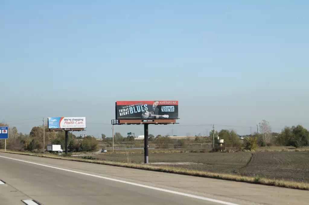 I-370 1.4 mi E/O Cave Springs/Truman Blvd SS, W/F