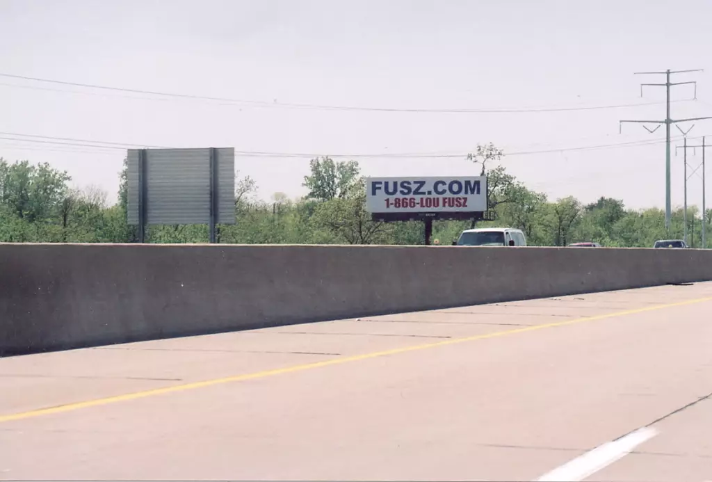I-370 1.3 mi E/O Cave Springs/Truman Blvd SS, E/F