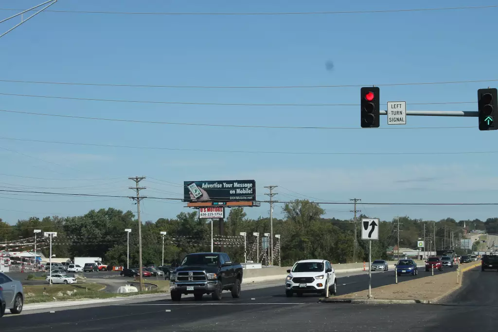 Hwy 141 0.45 mi N/O I-44 @ Meramec River WS, S/F