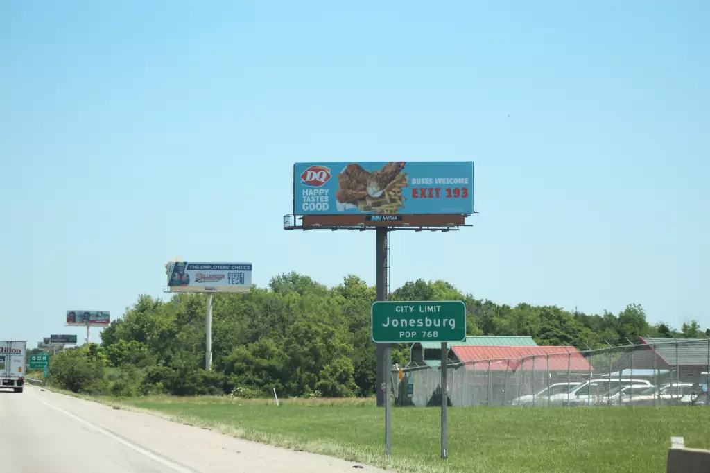 I-70 0.5 mi W/O Jonesburg Exit 183 SS, W/F