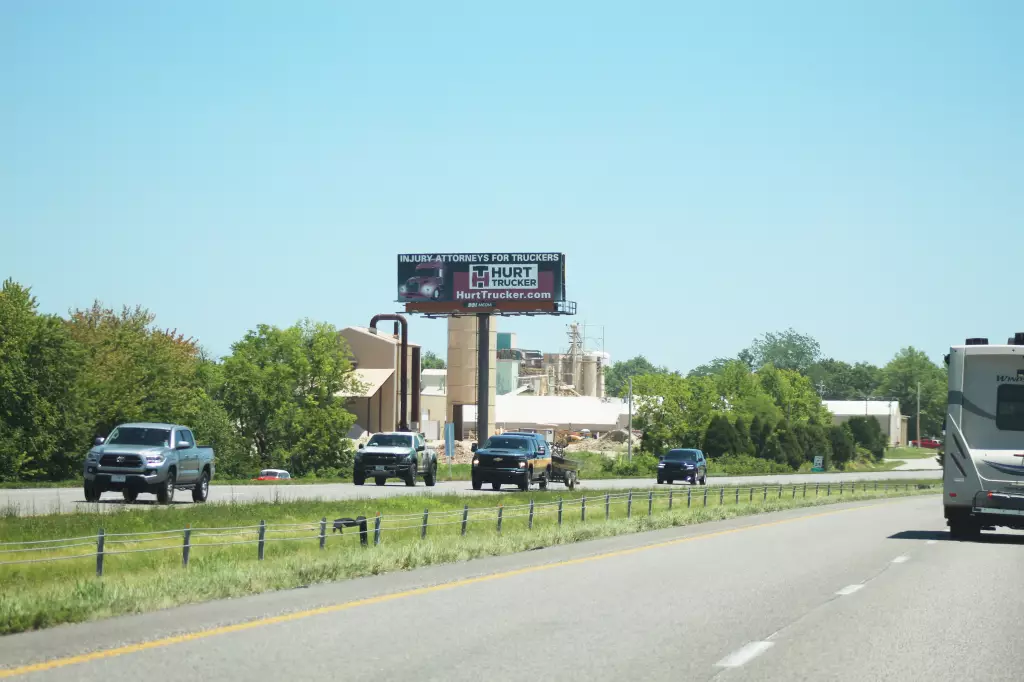 I-70 0.5 mi W/O High Hill exit 179 NS, W/F