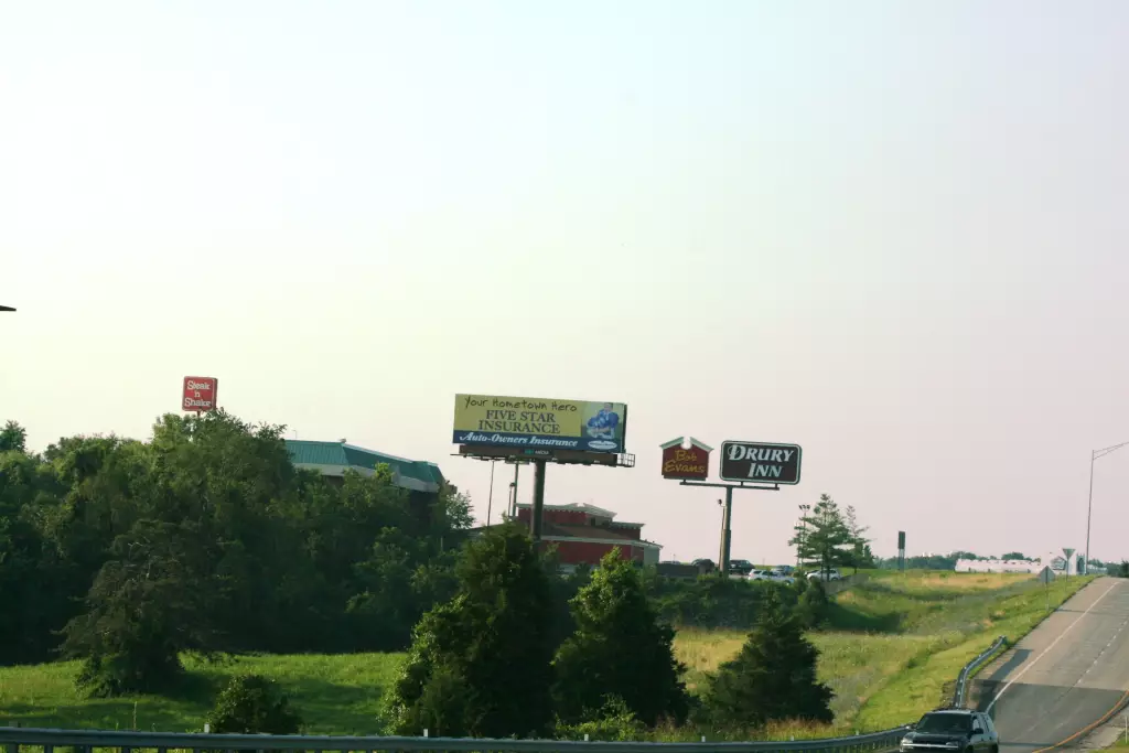 I-55 0.1 mi N/O Hwy A Overpass ES, N/F