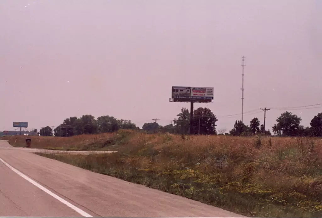 Hwy 61 6 mi N/O Troy, .5 mi s/o Hwy K & V WS, N/F