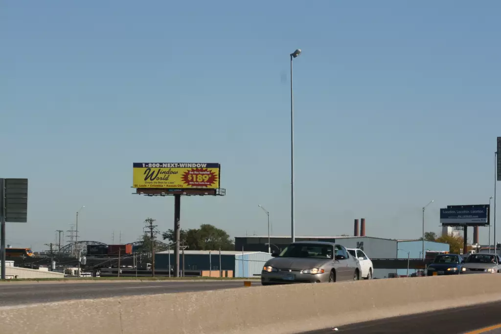 I-70 500 ft W/O Adelaide Overpass NS, W/F