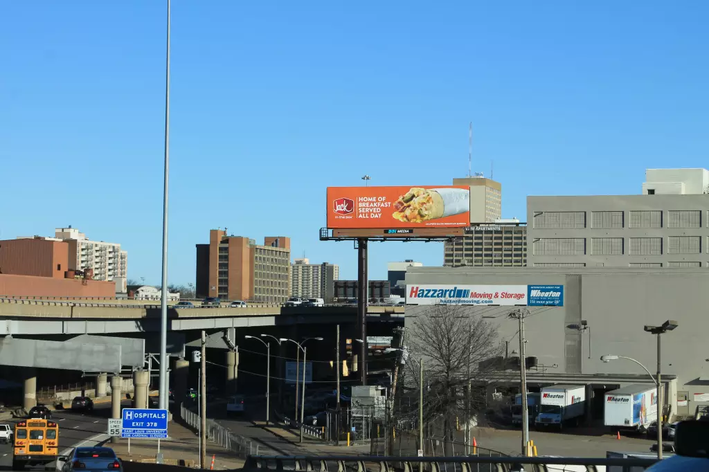 Hwy 40 1.35 mi E/O Kingshighway SS, W/F