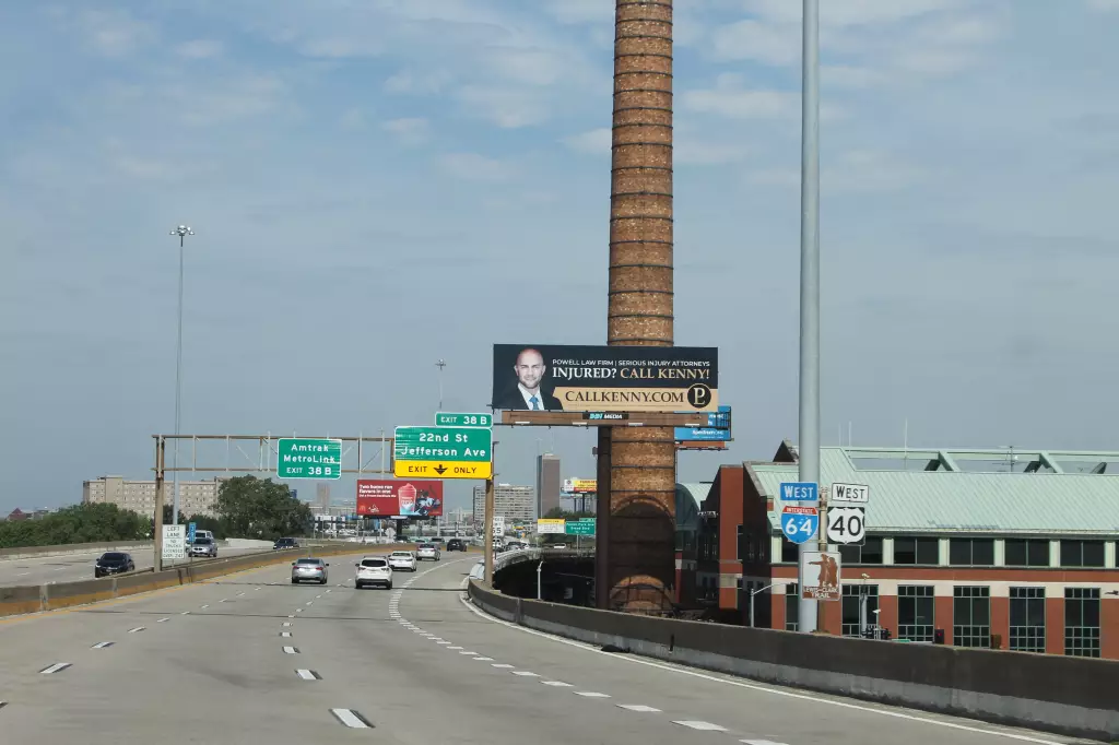 Hwy 40 1.4 mi W/O Missouri State Line NS, E/F