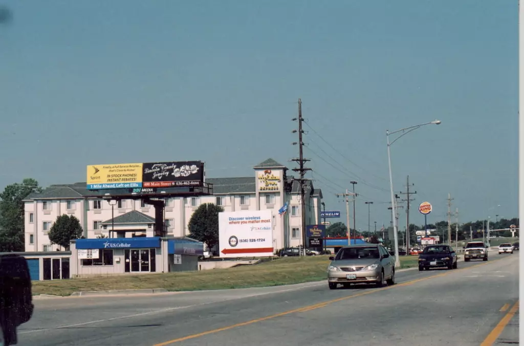 Hwy 47 0.4 mi W/O Hwy 61 SS, E/F