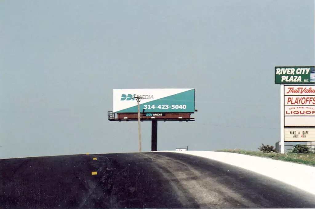 Hwy 47 0.36 mi W/O Hwy 79 NS, E/F