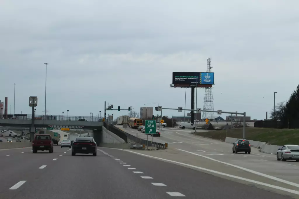 Hwy 40 E/O Jefferson Avenue SS, W/F