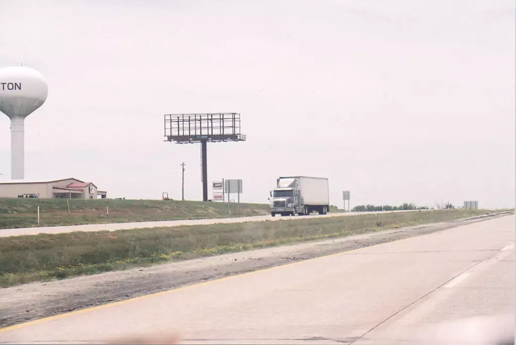 Hwy 61 0.2 mi S/O Route P ES, N/F