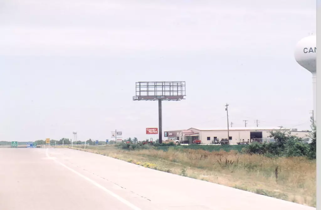 Hwy 61 0.2 mi S/O Route P ES, S/F