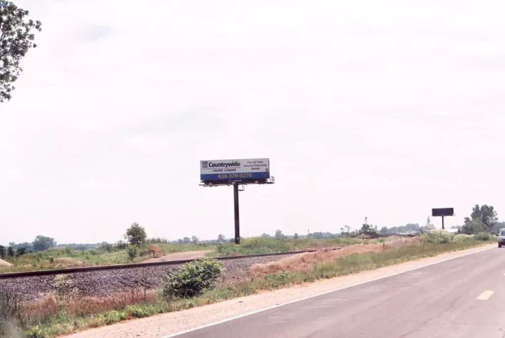 Hwy 79 3 mi S/O Hwy. 47 ES, N/F