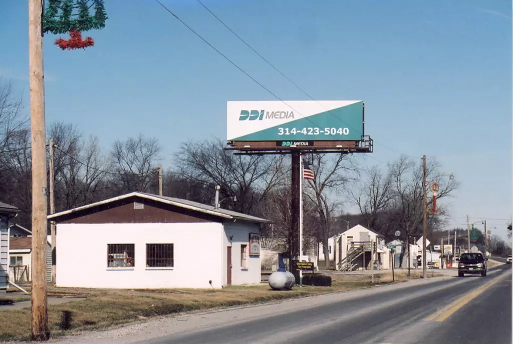 Hwy 79 3.8 mi N/O Hwy 47 WS, S/F