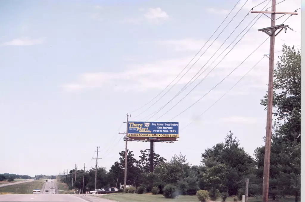 Hwy 61 0.4 mi N/O Hwy V & K Jct ES, S/F