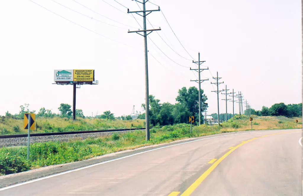Hwy 79 3.3 mi S/O Hwy 47 ES, N/F
