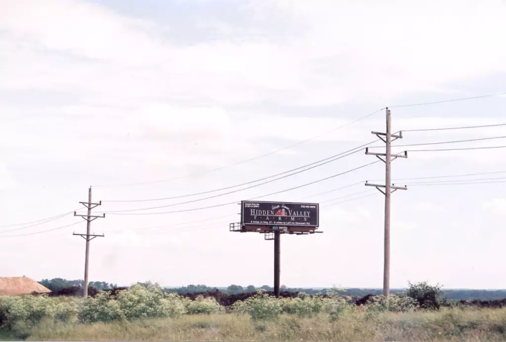 Hwy 79 3.3 mi S/O Hwy 47 ES, S/F