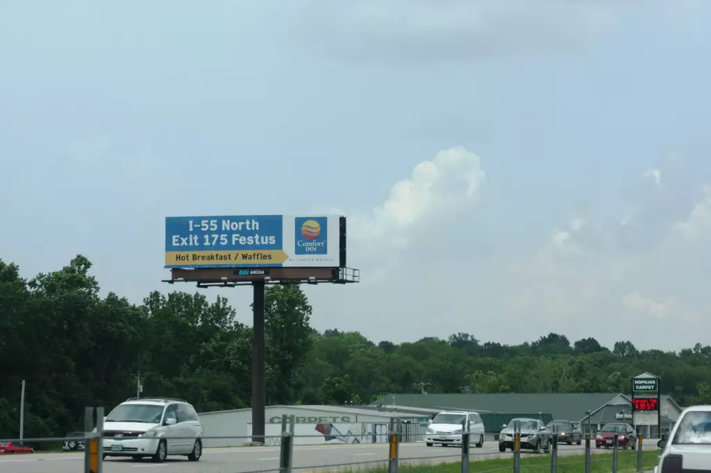 Hwy 67 2.8 mi S/O Interstate 55 WS, S/F