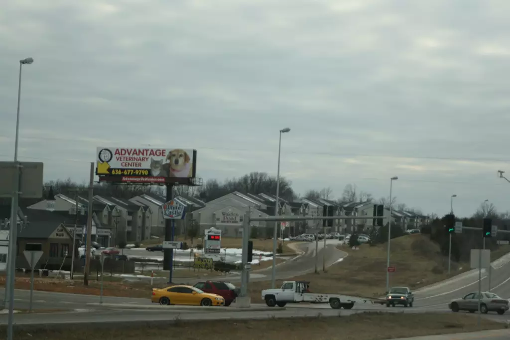 Hwy 30 0.95 mi E/O Dillon Road SS, E/F