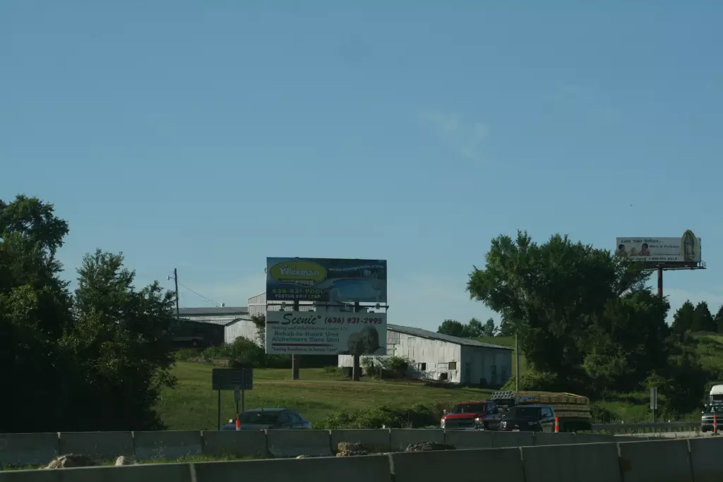 I-55 1.5 mi S/O Hwy M, Exit 185 ES, N/F