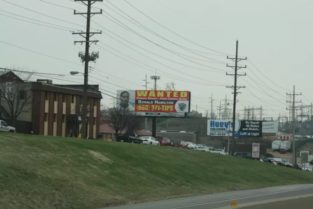 Lindbergh Blvd 0.4 mi N/O Bauer Blvd/Schuetz  Road ES, N/F