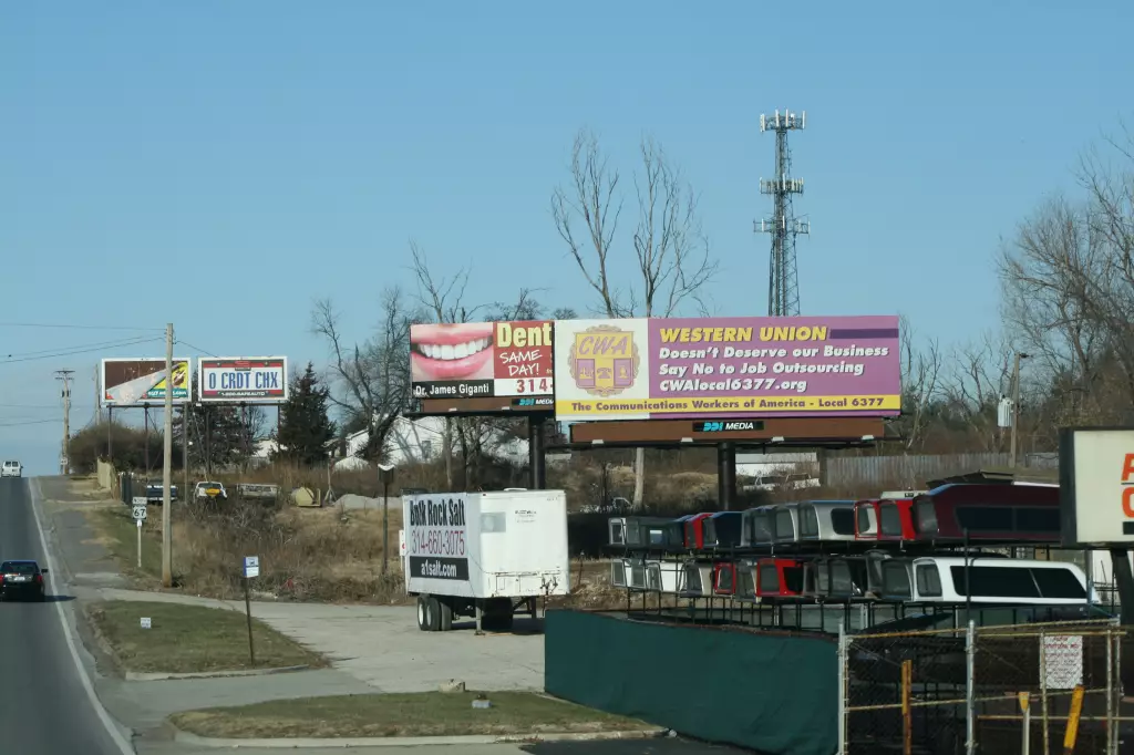 Lindbergh Blvd 0.3 mi N/O Dorsett Road/Midland Blvd ES, S/F