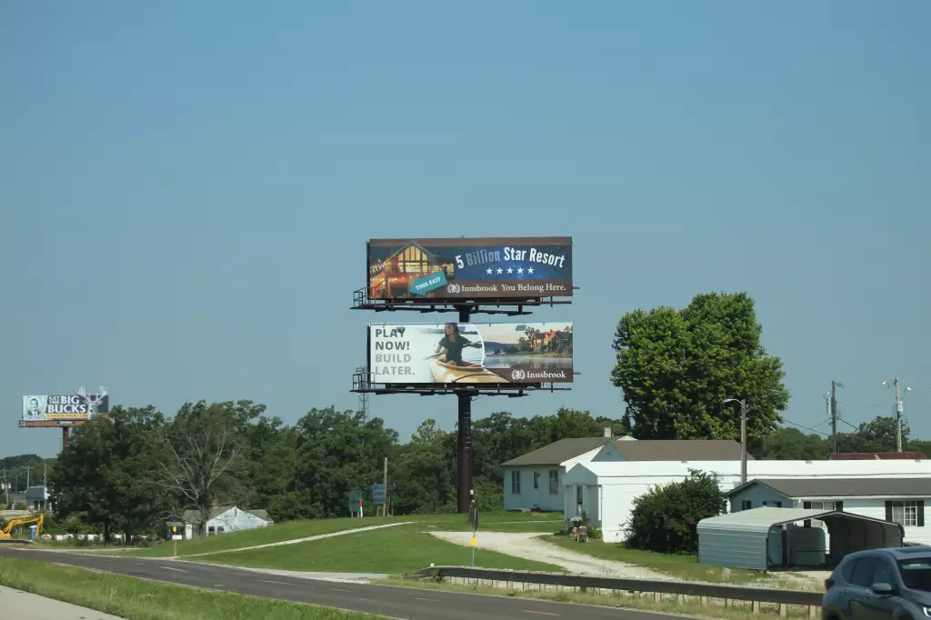 I-70 2.8 mi W/O Hwy W/Hwy T, Exit #203 NS, E/F