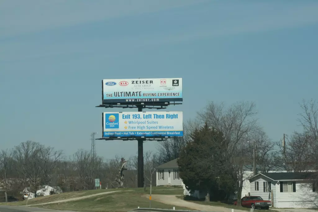 I-70 2.8 mi W/O Hwy W/Hwy T, Exit #203 NS, E/F