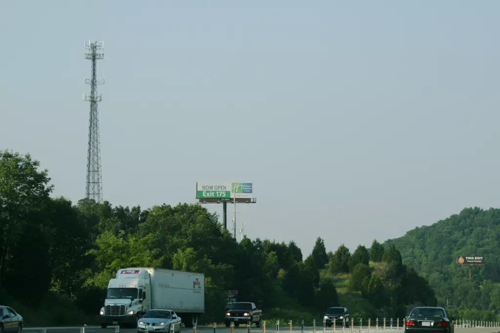 I-55 0.9 mi N/O Hwy Z, Exit #180 ES, N/F