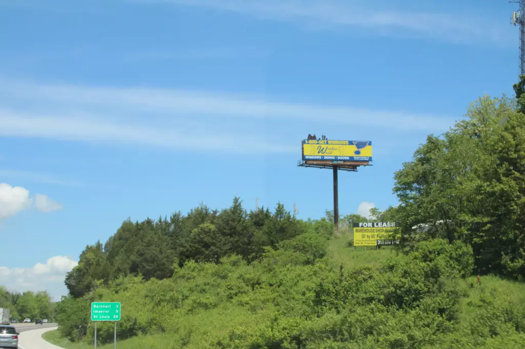I-55 0.9 mi N/O Hwy Z, Exit #180 ES, S/F