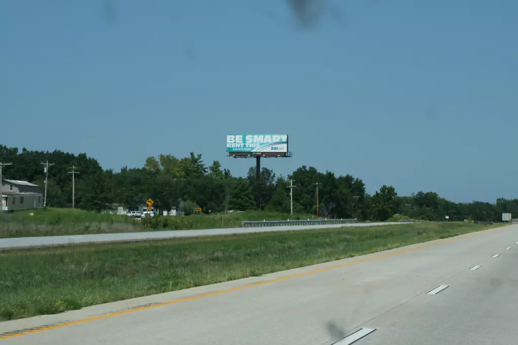 Hwy 27 0.5 mi N/O New Hwy 27/61 Interchange WS, S/F