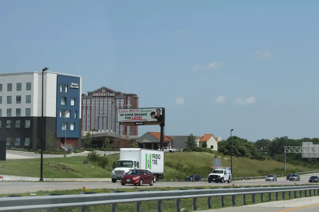 I-70 1965 ft W/O Missouri River NS, W/F