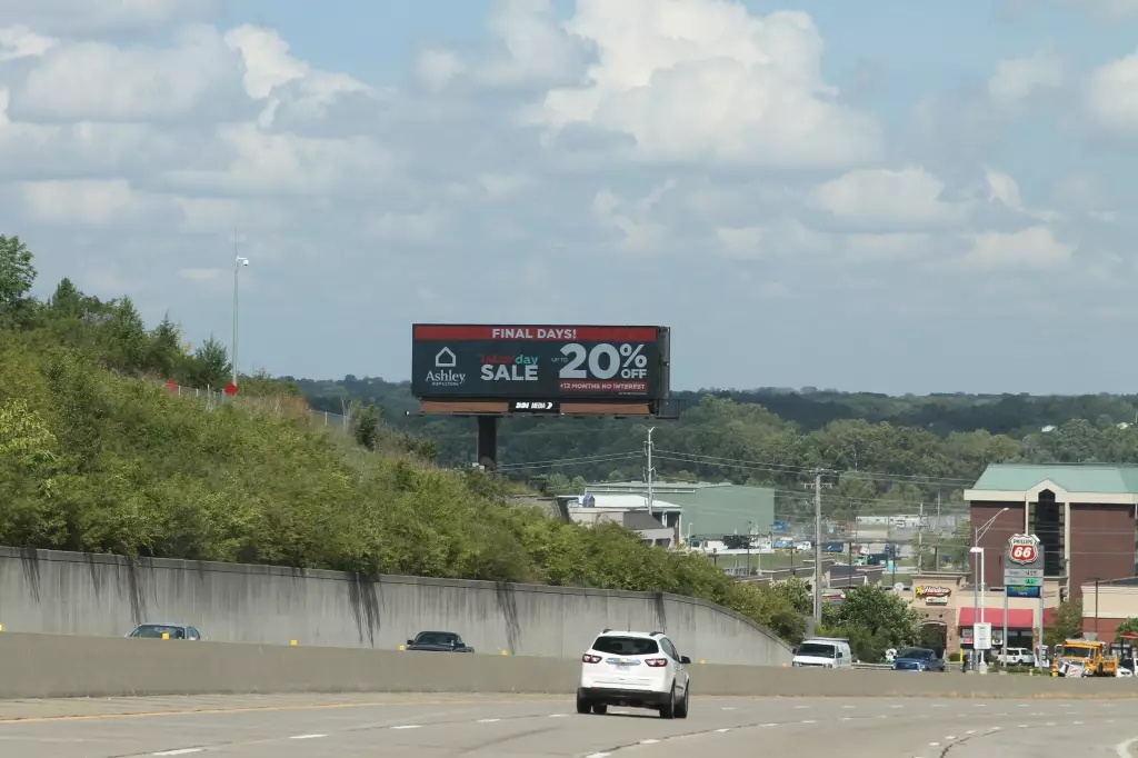 Hwy 141 0.3 mi S/O I-44 WS, S/F