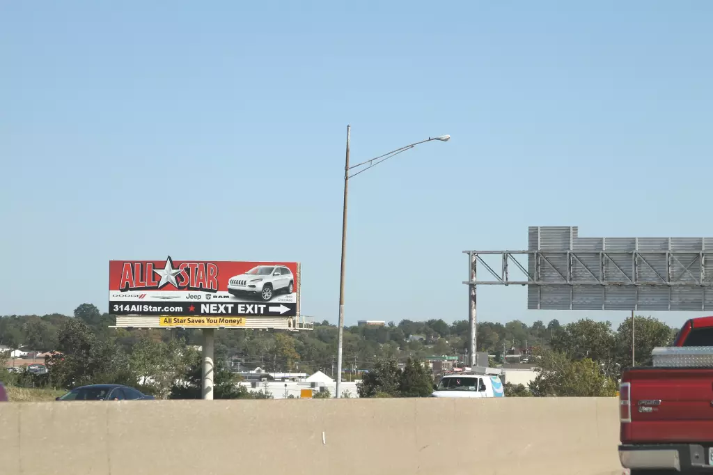 I-70 0.1 mi E/O McKelvey Rd. NS, W/F