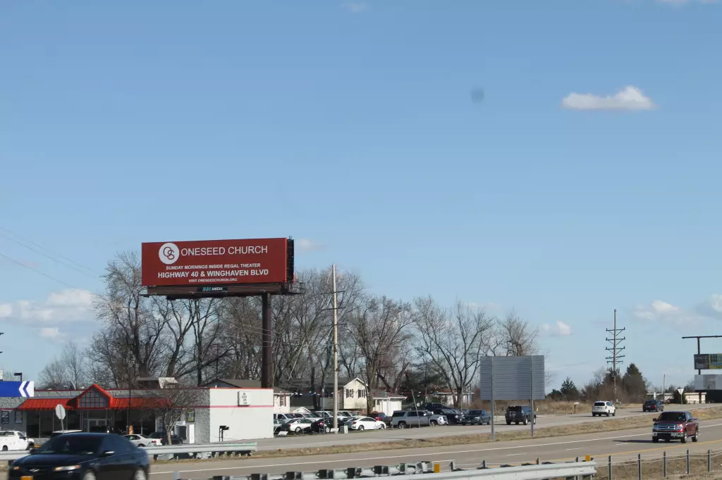 Hwy 40 1.3 mi W/O Winghaven Rd. NS, W/F