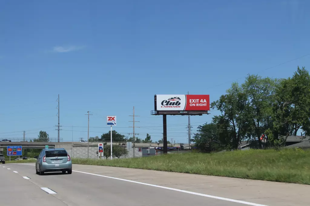Hwy 40 1.3 mi W/O Winghaven Rd. NS, E/F