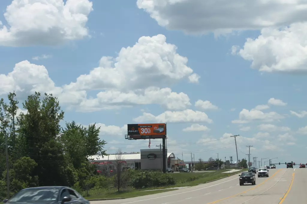 Hwy K 0.5 mi N/O Rt. N ES, N/F