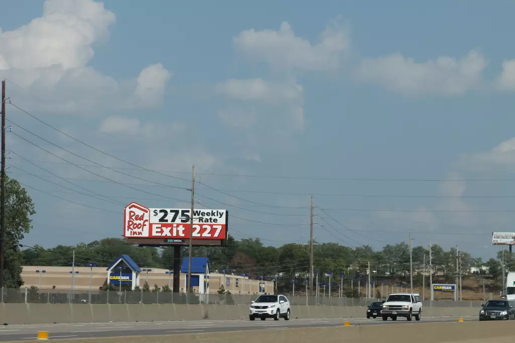 I-70 0.5 mi E/O Mid Rivers Mall Drive NS, W/F