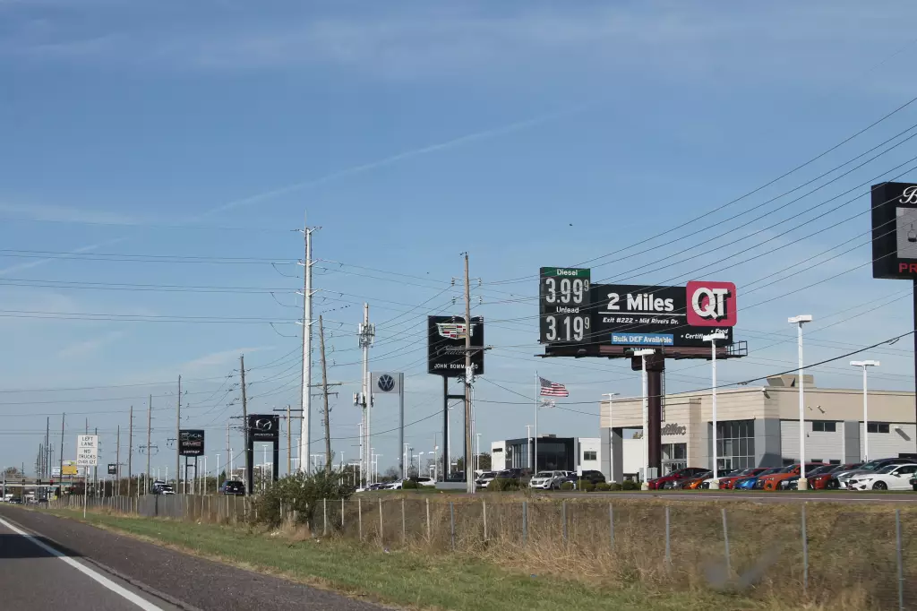 I-70 0.6 mi W/O Cave Springs Rd. NS, E/F