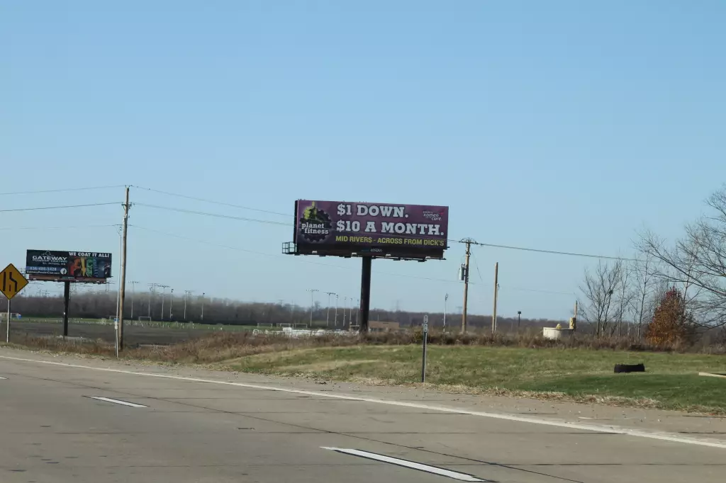 I-370 0.6 mi W/O Elm St. / New Town Blvd. NS, E/F