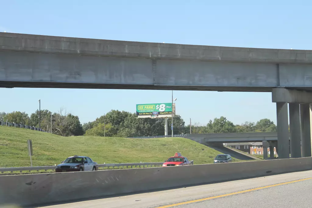 I-70 1.2 mi E/O St. Louis Lambert Airport Exit SS, E/F